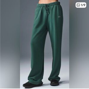 ALO Yoga Winter Ivy Straight Leg Sweatpants